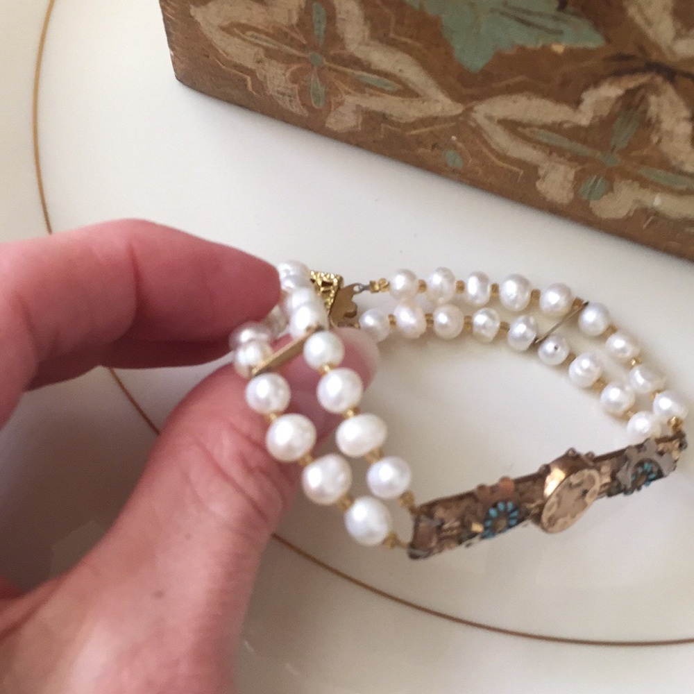 Antique rolled gold bar pin-- freshwater pearls bracelet - Picture 4 of 8